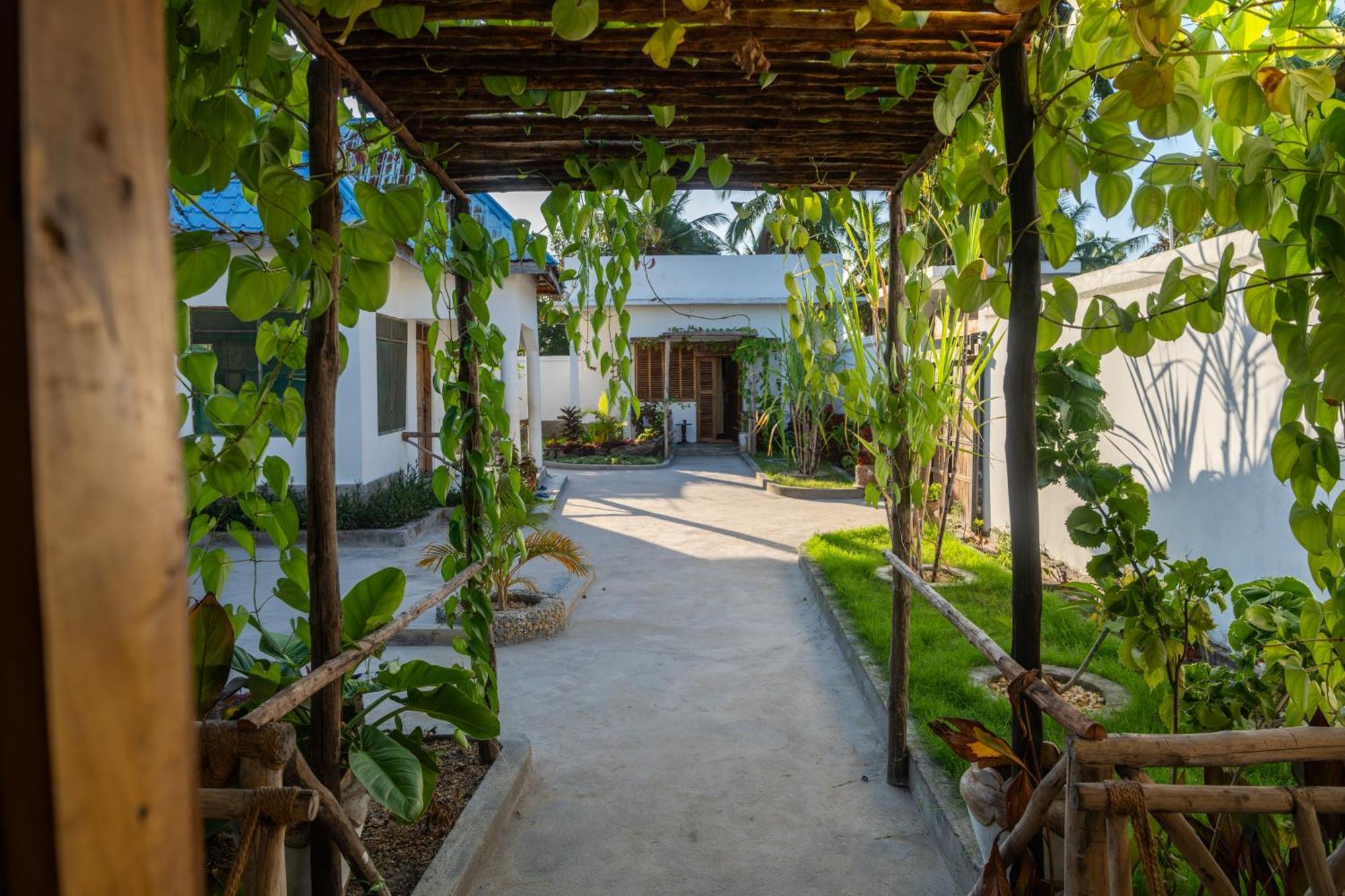 Mafia Island Bungalows Utende Esterno foto