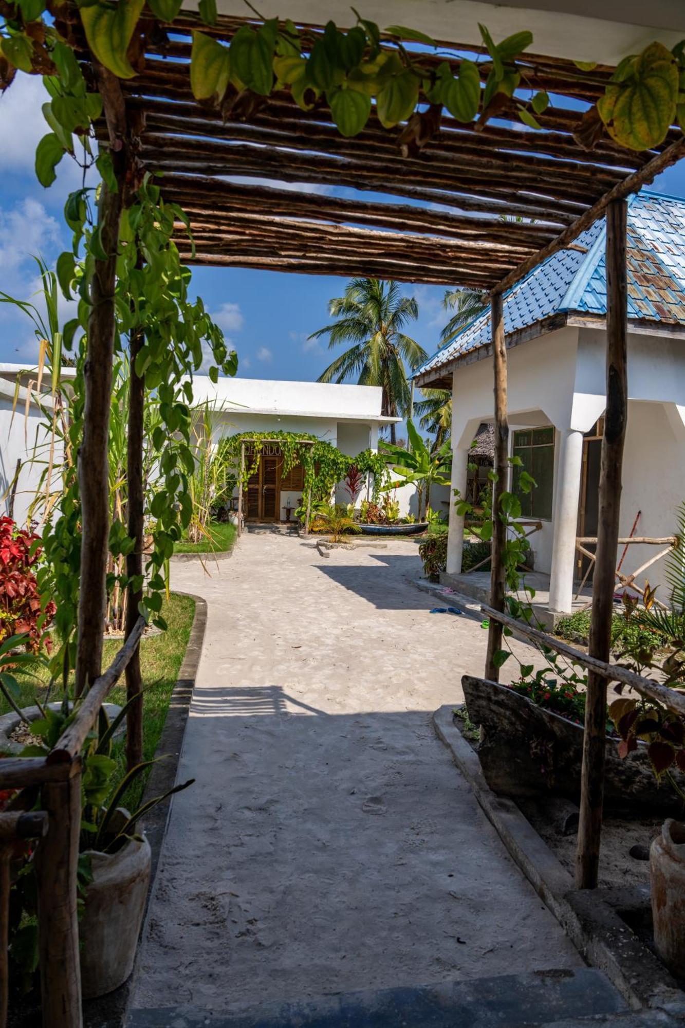 Mafia Island Bungalows Utende Esterno foto