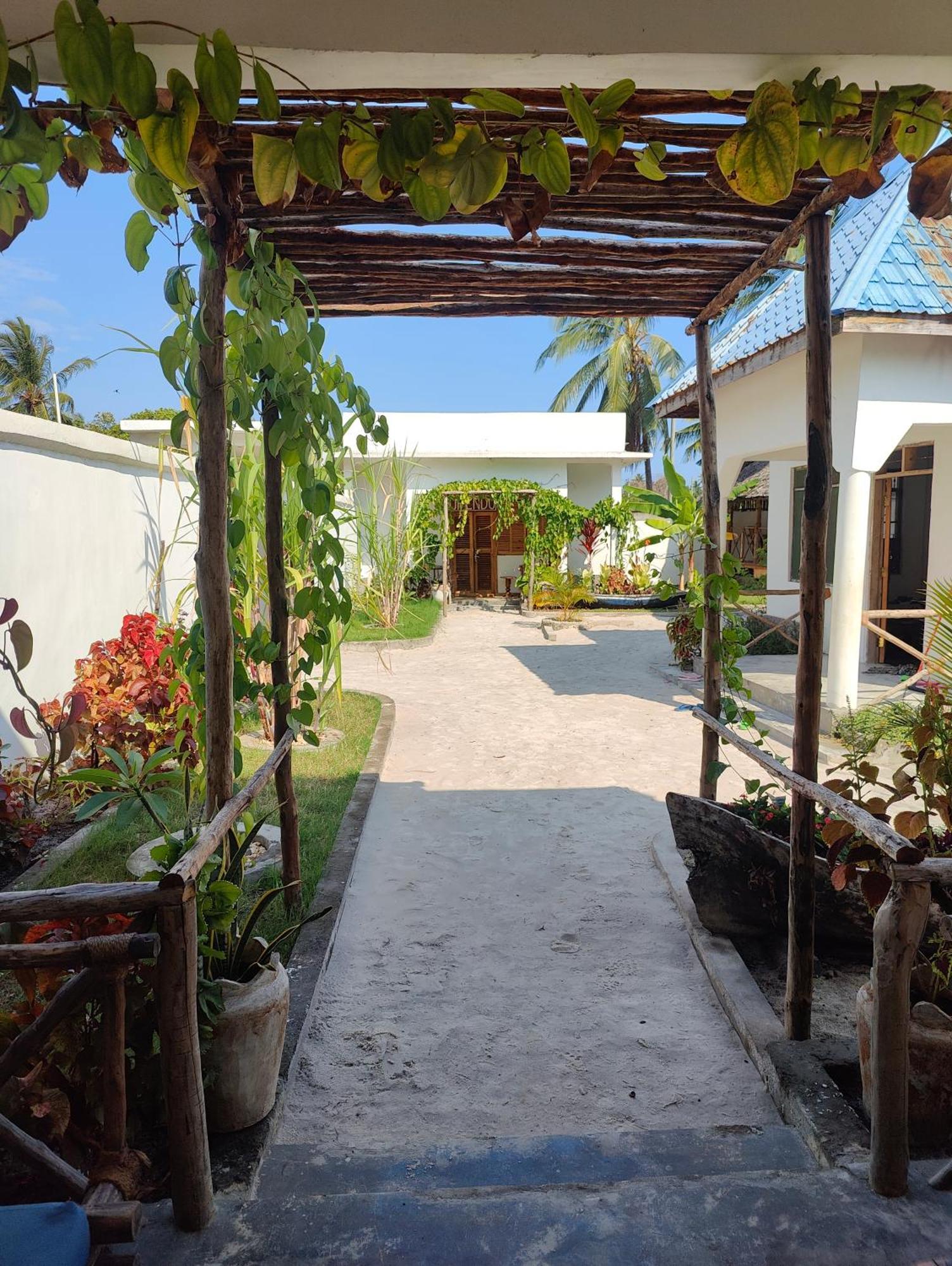 Mafia Island Bungalows Utende Esterno foto